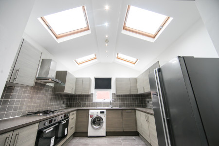 8 bed student house to rent on Norwood Road, Leeds, LS6