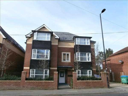 Student studio flat to rent on Amira House, Southampton, SO18