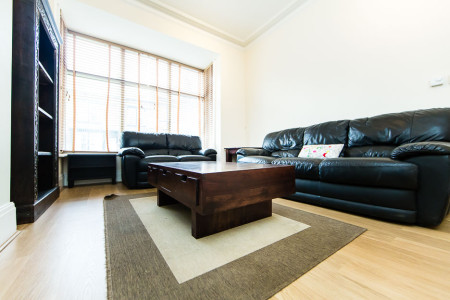 6 bed student house to rent on Burchett Grove, Leeds, LS6