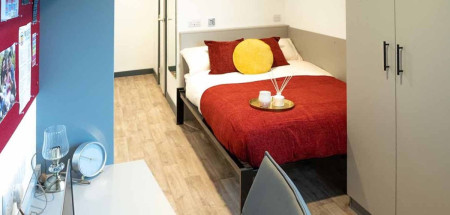 Premium Ensuite Student flat to rent on Fletchamstead Highway, Coventry, CV4