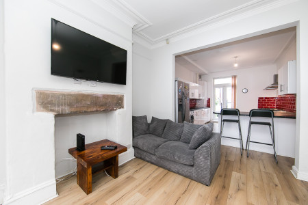 6 bed student house to rent on Estcourt Terrace, Leeds, LS6