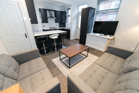 4 bed student house to rent on Harold Mount, Leeds, LS6
