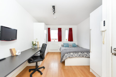Four Bed Silver 4 bed student flat to rent on Eastern Boulevard, Leicester, LE2