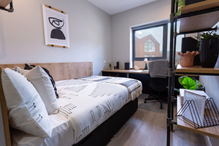 Silver En-suite Student flat to rent on Henry Street, Sheffield, S3