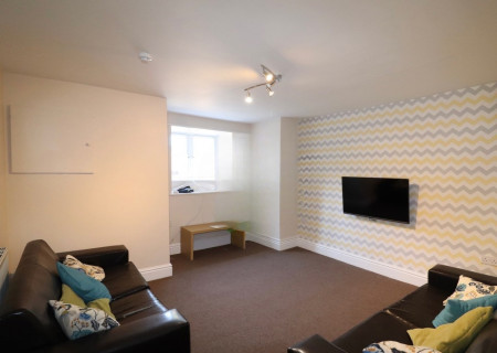 6 bed student house to rent on Newport Mount, Leeds, LS6