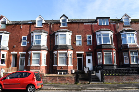 9 bed student house to rent on Booth Avenue, Manchester, M14