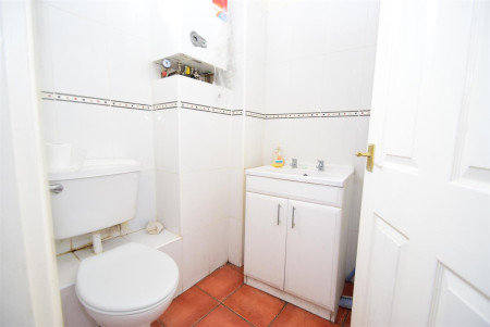 Student studio flat to rent on High Street, Newcastle, NE8