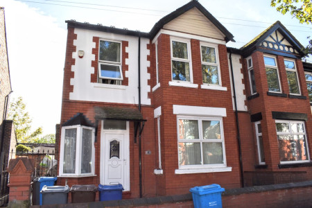 7 bed student house to rent on Linden Grove, Manchester, M14