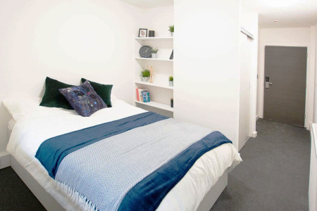 Gold Studio Student flat to rent on York Street, Sheffield, S1