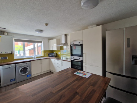 6 bed student house to rent on Russell Street, Nottingham, NG7