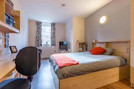 Classic 5 Bed Ensuite Accessible Student flat to rent on 83 Broad Street, Sheffield, S2