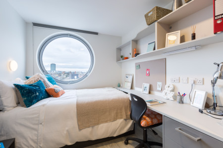 Deluxe Studio Student flat to rent on City Road, Cardiff, CF24