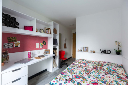 Budget Ensuite 5 bed student flat to rent on Manor Road, Coventry, CV1