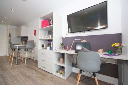 Gold Plus Studio Student flat to rent on Queens Road, Nottingham, NG2