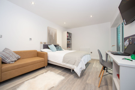 Silver Studio First Floor Student flat to rent on Queens Road, Nottingham, NG2