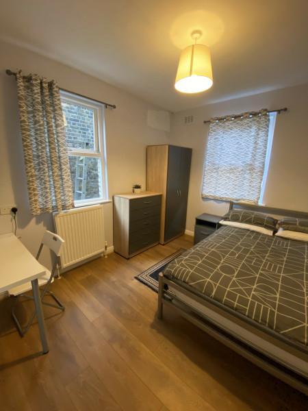 Double Ensuite 20 bed student flat to rent on Falkland Road, London, NW5
