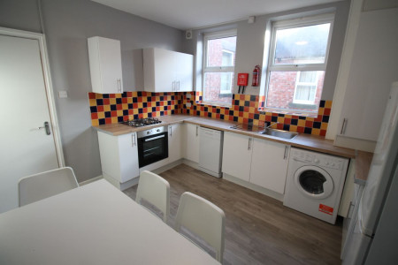 4 bed student house to rent on Brighton Grove, Newcastle, NE4