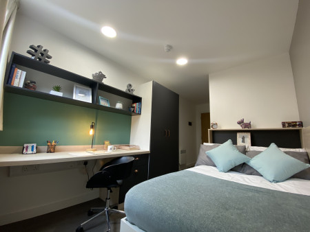Ensuite - Diamond 4 bed student flat to rent on Blackhorse Ln, London, E17