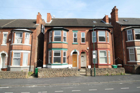 6 bed student house to rent on Kimbolton Avenue, Nottingham, NG7