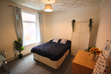 5 bed student house to rent on Exmouth Road, Portsmouth, PO5