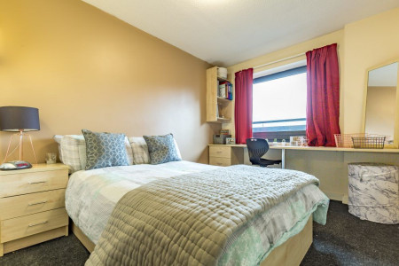 Classic 4 Bed Ensuite 4 bed student flat to rent on Broad Street, Sheffield, S2