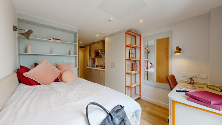 6 Bed Studio 6 bed student flat to rent on Moore Street, Sheffield, S3