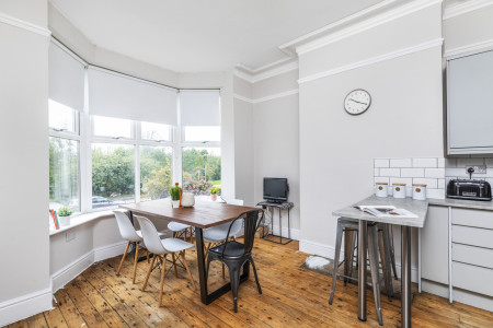 6 bed student house to rent on Burley Road, Leeds, LS4