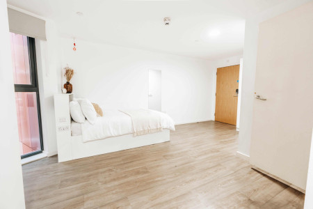 Gold En Suite