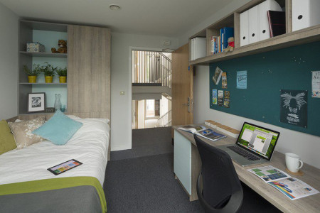 Road View - En-Suite 1 bed student flat to rent on Castle Boulevard, Nottingham, NG7
