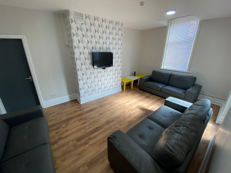 8 bed student house to rent on Dallas Street, Preston, PR1
