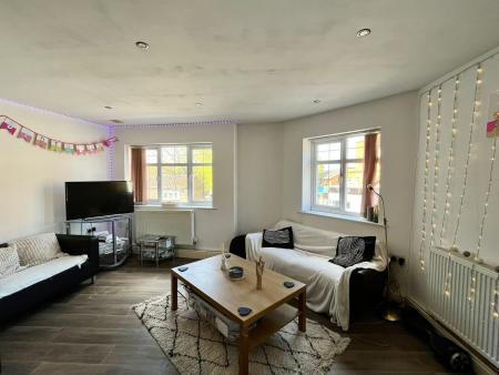 3 bed student house to rent on Flat 7, Bawas Place, 205 Alfreton Road, Radford, N, Nottingham, NG7