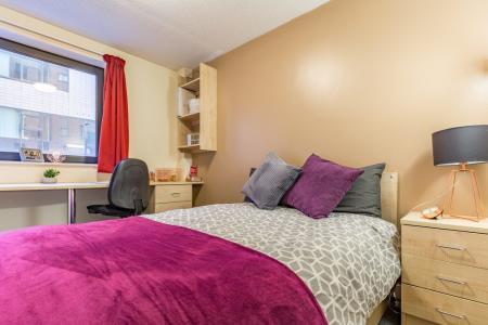 Deluxe Studio Student flat to rent on Broad Street, Sheffield, S2