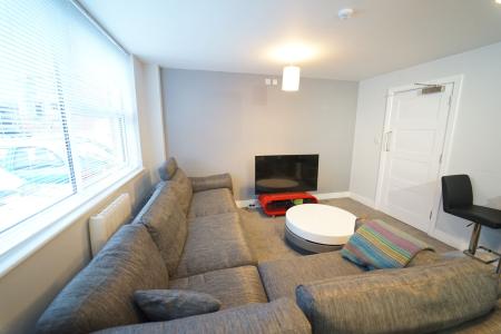 2 bed student house to rent on Room 3 & 4 Flat 6 Middle Street, Room 2 Flat 6, 10, Nottingham, NG9