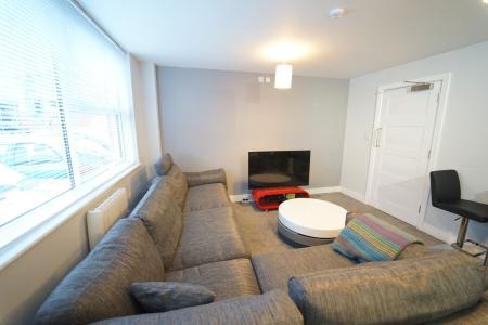 3 bed student house to rent on Room 7, 8 & 9, Flat 8, 10 Middle Street, Beeston, , Nottingham, NG9