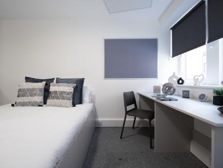 Silver Studio Student flat to rent on York Street, Sheffield, S1