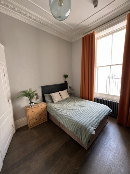 Cozy Studio Student flat to rent on Leinster Square, London, W2