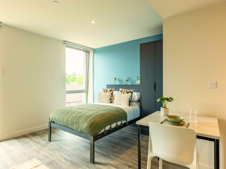 Accessible Studio Student flat to rent on 1-3 Dogpool Lane, Birmingham, B30