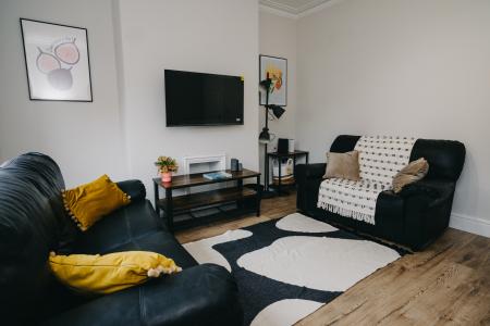 6 bed student house to rent on Burley Lodge Road, Leeds, LS6