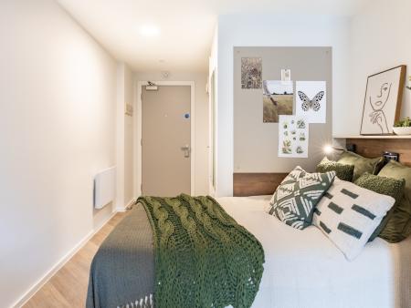 Gold Studio Student flat to rent on Queens Road, Nottingham, NG2