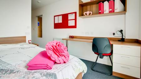 5 Bed Standard En-suite 5 bed student flat to rent on Aston Webb Boulevard, Birmingham, B15