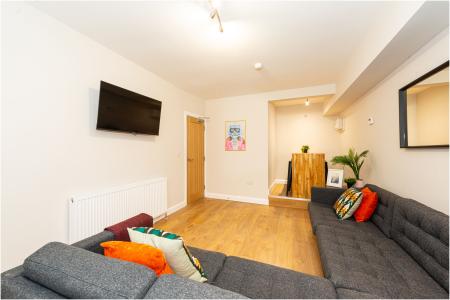 6 bed student house to rent on Archery Street, Leeds, LS2