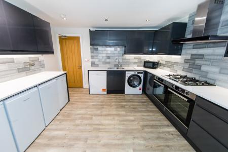 8 bed student house to rent on Norwood Road, Leeds, LS6