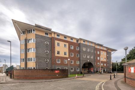 Non Ensuite - Bronze 10 bed student flat to rent on Royal Crescent Road, Southampton, SO14