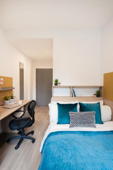 Ensuite Classic Student flat to rent on Moulsecoomb Way, Brighton, BN2