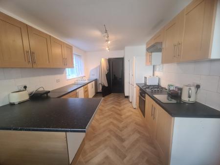 6 bed student house to rent on Beverley Road, Hull, HU5