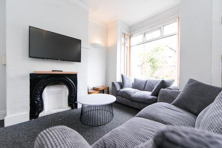 4 bed student house to rent on 9 Ash View, Leeds, LS6