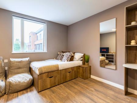 Premium Studio Plus Student flat to rent on Bristol Road, Birmingham, B29