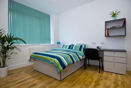 Classic Studio Student flat to rent on Old Town Street, Plymouth, PL1