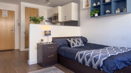 Spacious Studio Student flat to rent on Armada Way, Plymouth, PL1