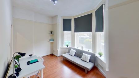 3 bed student house to rent on Flat 3, 122 Foxhall Road, Forest Fields, Nottingha, Nottingham, NG7